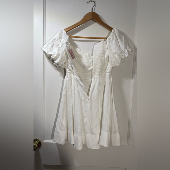 NWT Astr the Label Ulla Off The Shoulder Dress in White - Picture 9 of 9